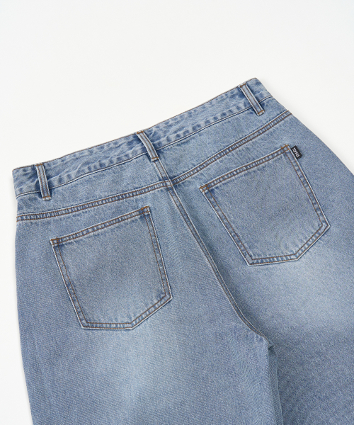 TOFFEE（トフィー）の「カーブドワイドデニムパンツ (ライトブルー)（デニムパンツ・メンズ・その他・SMALL/MEDIUM/LARGE/X-LARGE）」の4枚目の写真