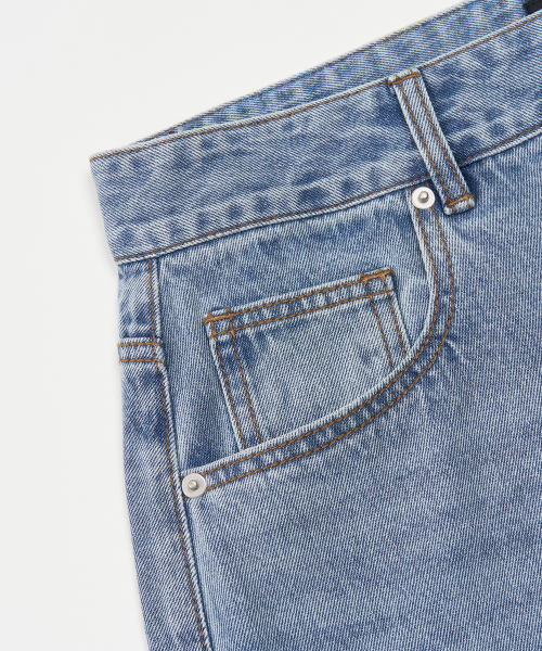 TOFFEE（トフィー）の「カーブドワイドデニムパンツ (ライトブルー)（デニムパンツ・メンズ・その他・SMALL/MEDIUM/LARGE/X-LARGE）」の5枚目の写真