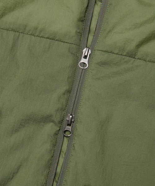 NOMANUAL(NOMANUAL)の「MISTY LIGHT HOODED JACKET - KHAKI(ダウンジャケット/コート・レディース・その他・MEDIUM/LARGE/X-LARGE/SMALL)」の6枚目の写真
