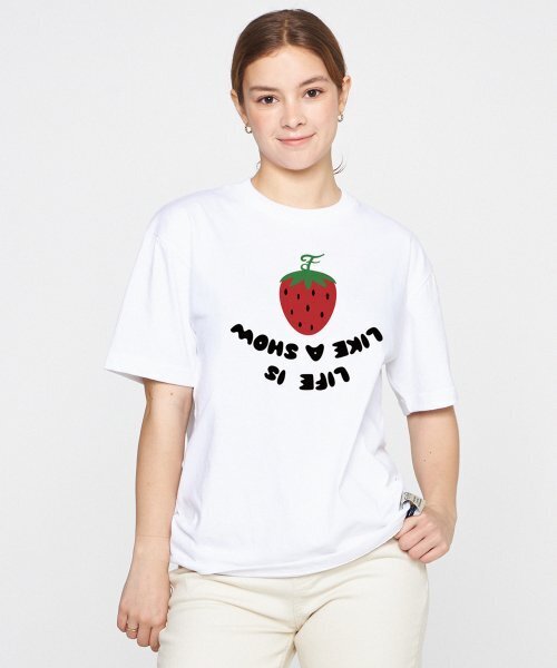GRAVER（グレーバー）の「[ユニセックス]ストロベリーリバースロゴ半袖Tシャツ_ホワイト（Tシャツ/カットソー・レディース・ホワイト・X-LARGE/SMALL/MEDIUM/LARGE）」の2枚目の写真