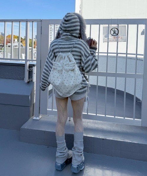 Never mind the XU / Chikashitsu+（ネバーマインド ザ エックスユー / チカシツプラス）の「【nmtc+】dot angel wing knapsack / 【エムティーシープラス】ドットエンジェルウィングナップサック（バックパック/リュック・レディース・ブラック/グレー/ホワイト・ONE SIZE）」の5枚目の写真