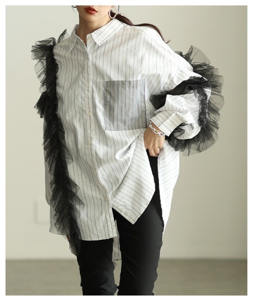 Sawa a la mode(サワアラモード)の「チュールフリルロングストライプシャツ(シャツ/ブラウス・レディース・オフホワイト/ブラック・FREE)」の16枚目の写真