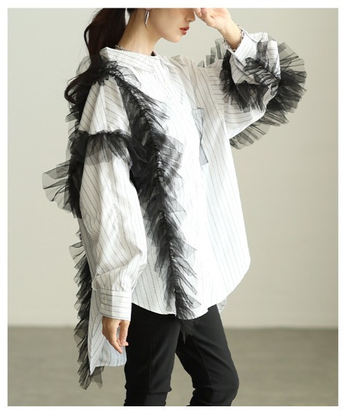 Sawa a la mode(サワアラモード)の「チュールフリルロングストライプシャツ(シャツ/ブラウス・レディース・オフホワイト/ブラック・FREE)」の17枚目の写真