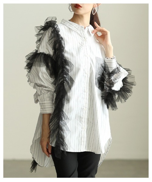 Sawa a la mode(サワアラモード)の「チュールフリルロングストライプシャツ(シャツ/ブラウス・レディース・オフホワイト/ブラック・FREE)」の20枚目の写真