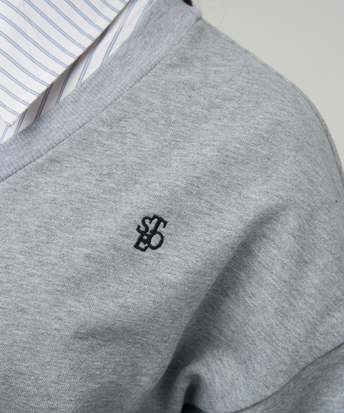 SELITIO(セレティオ)の「オーバーサイズVネックスウェットシャツグレー(スウェット・メンズ・グレー・SMALL/MEDIUM/LARGE/X-LARGE)」の2枚目の写真