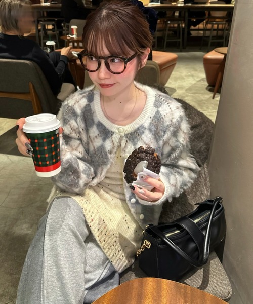 loin nuit(ロワンニュイ)の「argyle knit cardigan / アーガイルニットカーディガン(カーディガン/ボレロ・レディース・ブラウン/アイボリー・FREE)」の4枚目の写真