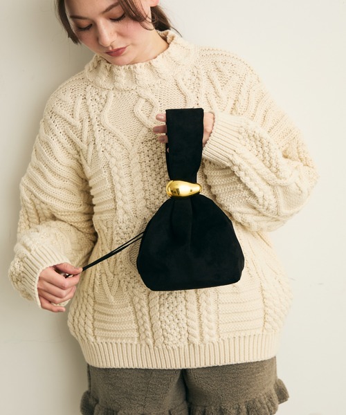 Lunea（ルネア）の「サイドジップスウェードミニバッグ（ハンドバッグ・レディース・ブラック/ベージュ/ボルドー・FREE）」の7枚目の写真