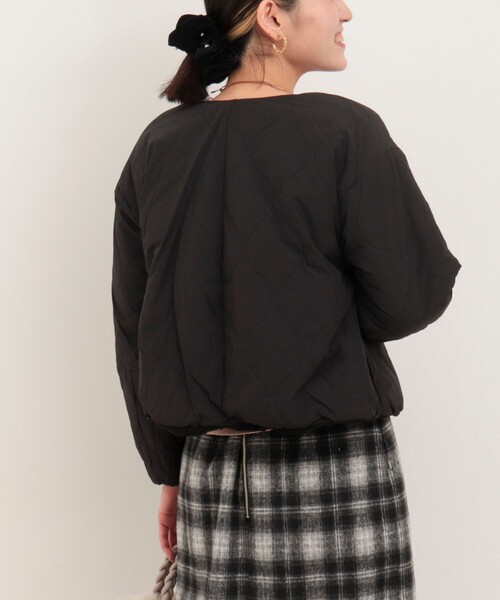 MICO COULIER（ミコクリエ）の「タフタ×ボアリバーシブルブルゾン（ブルゾン・レディース・オリーブ/ブラック/ベージュ・38）」の21枚目の写真