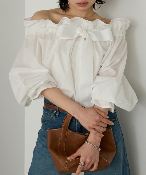 Cherir Mignon(シェリルミニョン)の「【Cherir Mignon】2wayオフショルビッグリボンフリルブラウス(シャツ/ブラウス・レディース・チャコールグレー/クリーム/ホワイト・FREE)」の14枚目の写真