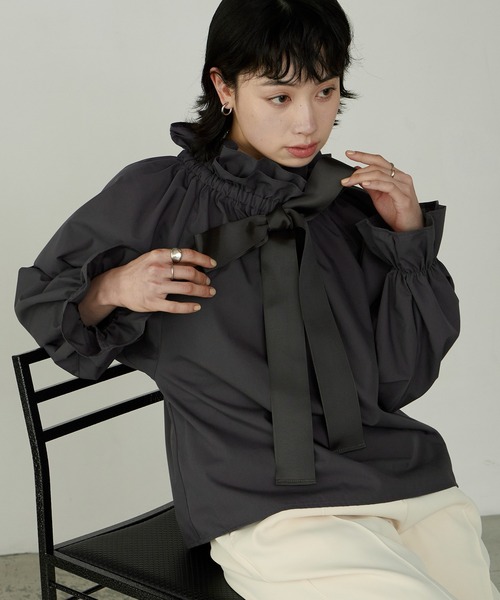 Cherir Mignon(シェリルミニョン)の「【Cherir Mignon】2wayオフショルビッグリボンフリルブラウス(シャツ/ブラウス・レディース・チャコールグレー/クリーム/ホワイト・FREE)」の17枚目の写真