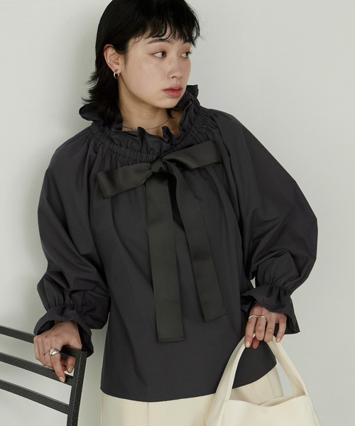 Cherir Mignon(シェリルミニョン)の「【Cherir Mignon】2wayオフショルビッグリボンフリルブラウス(シャツ/ブラウス・レディース・チャコールグレー/クリーム/ホワイト・FREE)」の21枚目の写真