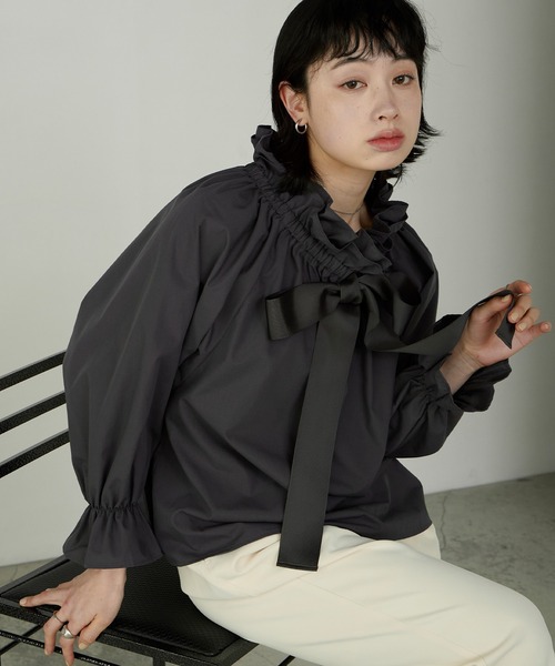 Cherir Mignon(シェリルミニョン)の「【Cherir Mignon】2wayオフショルビッグリボンフリルブラウス(シャツ/ブラウス・レディース・チャコールグレー/クリーム/ホワイト・FREE)」の22枚目の写真