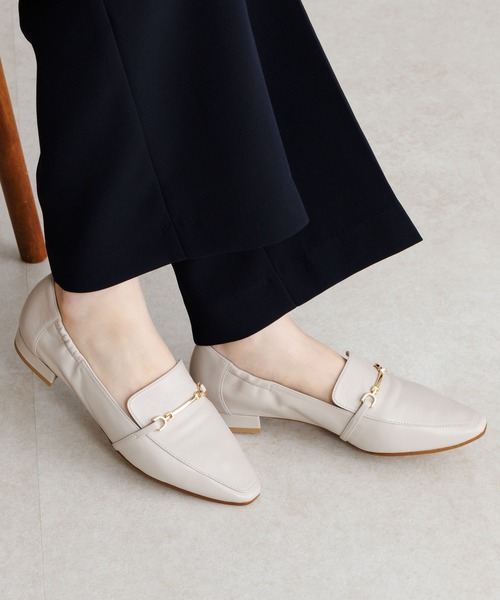 HIMIKO(ヒミコ)の「【HIMIKO】カカトシャーリングソフトローファー/661102(ローファー・レディース・アイボリー/ブラック/グレー系その他・24.5cm/24.0cm/23.5cm/23.0cm/22.5cm/22.0cm/26.5cm/26.0cm/25.5cm/25.0cm/21.5cm)」の2枚目の写真