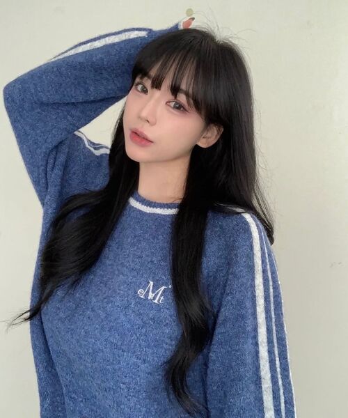MUCENT(ムセント)の「ヘルネ トラックライン レグラン ルーズフィット ニット 男女共用 (3カラー)(ニット/セーター・レディース・ブルー/チャコールグレー/ホワイト・FREE)」の19枚目の写真