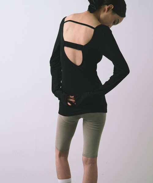 kiehtova(キエトヴァ)の「【kiehtova】BACK OPEN TOPS/バックオープントップス KTWR51(Tシャツ/カットソー・レディース・ブラック/ベージュ・FREE)」の4枚目の写真