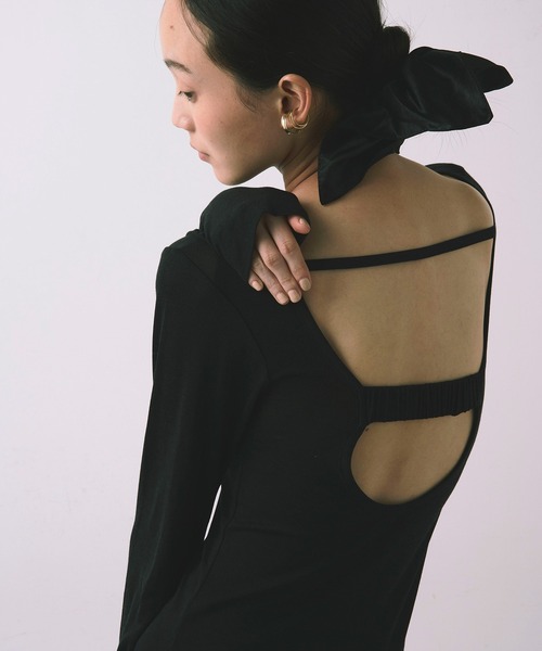 kiehtova(キエトヴァ)の「【kiehtova】BACK OPEN TOPS/バックオープントップス KTWR51(Tシャツ/カットソー・レディース・ブラック/ベージュ・FREE)」の3枚目の写真