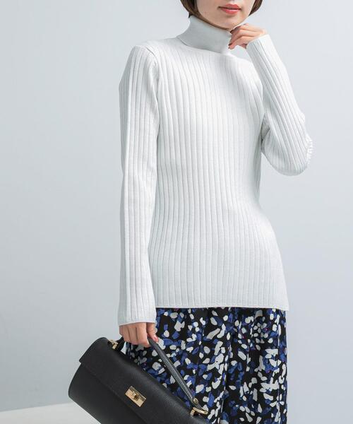 URBAN RESEARCH ROSSO WOMEN(アーバンリサーチ ロッソ)の「エクストラファインリブタートルニット(ニット/セーター・レディース・オリーブ/オフホワイト/ロイヤルブルー・FREE)」の2枚目の写真