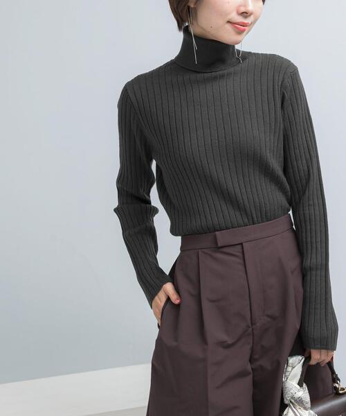 URBAN RESEARCH ROSSO WOMEN(アーバンリサーチ ロッソ)の「エクストラファインリブタートルニット(ニット/セーター・レディース・オリーブ/オフホワイト/ロイヤルブルー・FREE)」の19枚目の写真