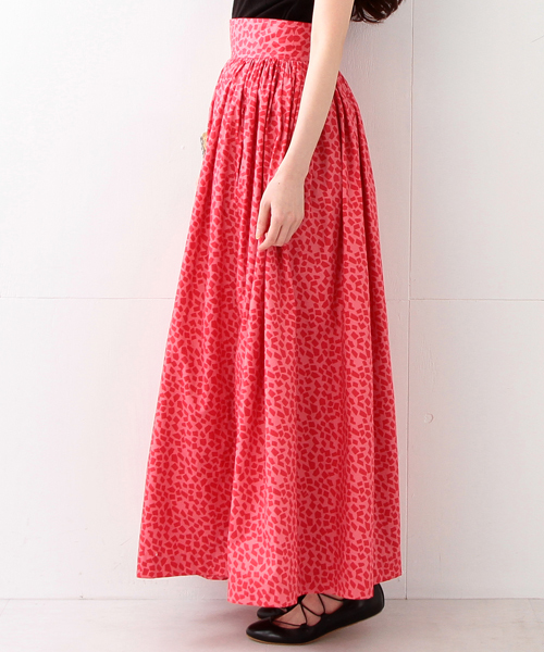 Ray BEAMS（レイビームス）の「RBS / スクエアプリント ギャザー マキシスカート（スカート・レディース・ピンク/ネイビー・1/0）」の3枚目の写真