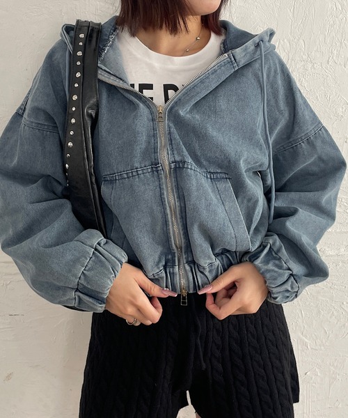 ROGER AND RAW(ロジャーアンドロウ)の「フード付きショートデニムジップブルゾン(デニムジャケット・レディース・ブルー/ブラック・FREE)」の16枚目の写真