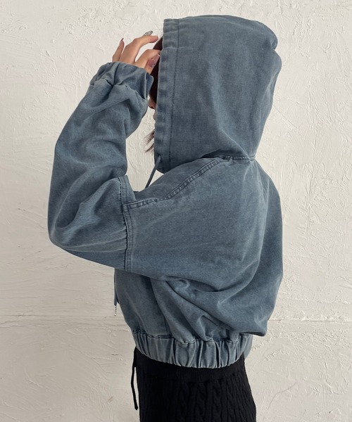 ROGER AND RAW(ロジャーアンドロウ)の「フード付きショートデニムジップブルゾン(デニムジャケット・レディース・ブルー/ブラック・FREE)」の22枚目の写真
