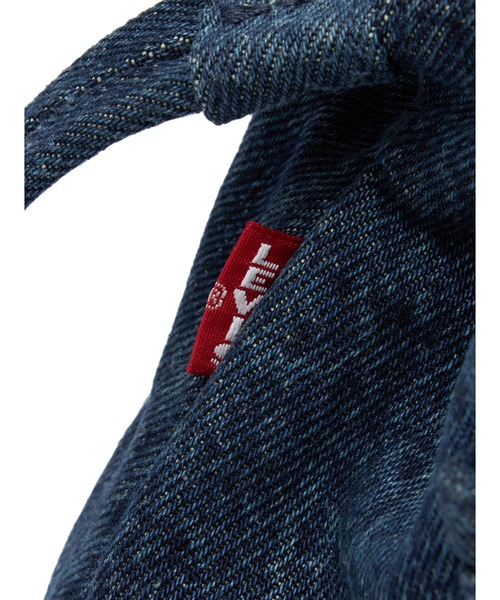 Levi's(リーバイス)の「Levi's/リーバイス イザベル クロスボディバッグ(ボディバッグ/ウエストポーチ・レディース・ダークインディゴブルー・OS)」の7枚目の写真