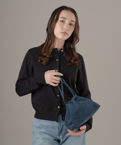 Levi's(リーバイス)の「Levi's/リーバイス イザベル クロスボディバッグ(ボディバッグ/ウエストポーチ・レディース・ダークインディゴブルー・OS)」の2枚目の写真