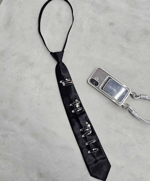 WESTBOY(ウエストボーイ)の「カラフル ビーズ 安全ピン ネクタイ WO25W17AC06(ネクタイ・メンズ・ブラック・FREE)」の6枚目の写真
