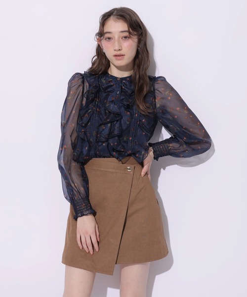 Rirandture(リランドチュール)の「スエードラップミニスカート(スカート・レディース・ベージュ/キャメル・0/1/2)」の4枚目の写真