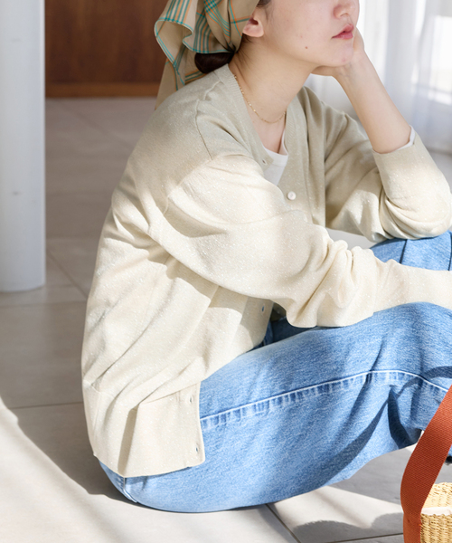 IENA（イエナ）の「《新色あり/追加2》LEVITAロングスリーブカーディガン（カーディガン/ボレロ・レディース・シルバー/アイボリー/ブラウン・FREE）」の2枚目の写真