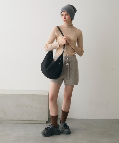 full/fill.(フルフィル)の「belt handle shoulder bag / ベルトハンドルショルダーバッグ(ショルダーバッグ・レディース・ブラック/ベージュ・FREE)」の12枚目の写真