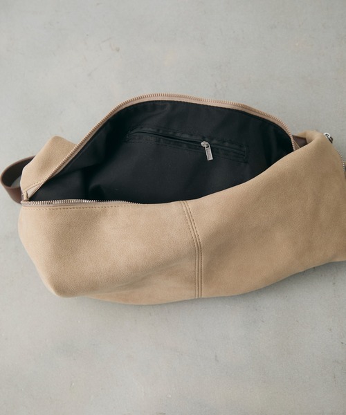 full/fill.(フルフィル)の「belt handle shoulder bag / ベルトハンドルショルダーバッグ(ショルダーバッグ・レディース・ブラック/ベージュ・FREE)」の4枚目の写真