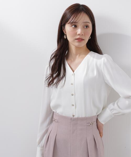 PROPORTION BODY DRESSING(プロポーションボディドレッシング)の「<ウォッシャブル>キラ釦タックブラウス / 1216110206(シャツ/ブラウス・レディース・ベージュ/ネイビー/ホワイト・SMALL/MEDIUM)」の2枚目の写真