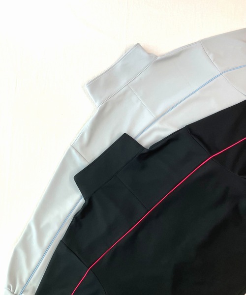 Q（キュー）の「ライントラックジャケット（その他アウター・レディース・ブラック/ライトグレー・MEDIUM）」の6枚目の写真