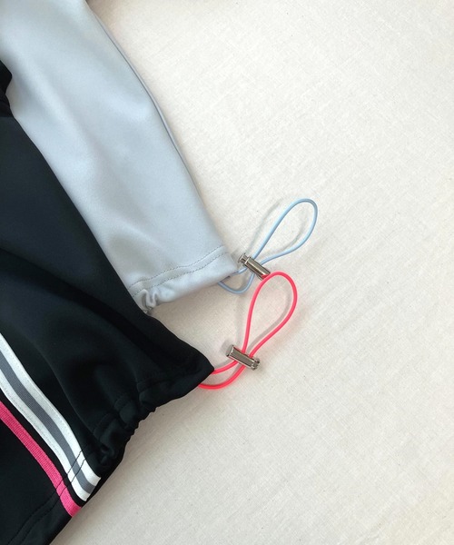 Q（キュー）の「ライントラックジャケット（その他アウター・レディース・ブラック/ライトグレー・MEDIUM）」の10枚目の写真