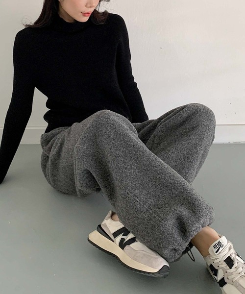 LOWO(ロワ)の「バックハートポケット もこもこボアスウェットパンツ レディース リラックス(スウェットパンツ・レディース・レッド/ピンク/ミント/グレー/イエロー・FREE)」の2枚目の写真
