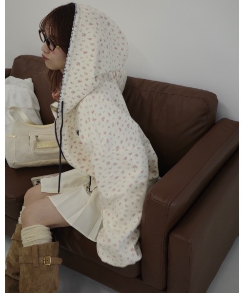 JUMELLE(ジュメロ)の「花柄ステッチフーディー(パーカー・レディース・クリーム・FREE)」の10枚目の写真