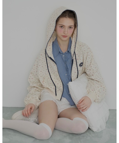 JUMELLE(ジュメロ)の「花柄ステッチフーディー(パーカー・レディース・クリーム・FREE)」の4枚目の写真