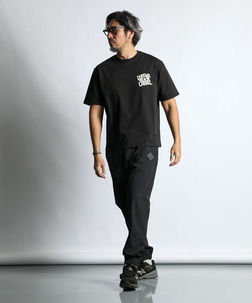 The DUFFER of ST.GEORGE(ザダファーオブセントジョージ)の「〔BLACK LABEL〕NEON LOGO PRINT TEE:CVC天竺 速乾 ネオンロゴ プリントTEE(Tシャツ/カットソー・メンズ・ブルー/ブラック/ライトグレー/ホワイト・SMALL/MEDIUM/LARGE/X-LARGE)」の11枚目の写真