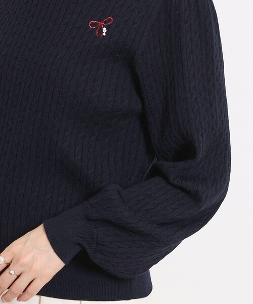 couture brooch(クチュールブローチ)の「【洗える】リボンエンブロ細ケーブルニット(ニット/セーター・レディース・ネイビー/イエロー/グレー・36/38/42)」の22枚目の写真