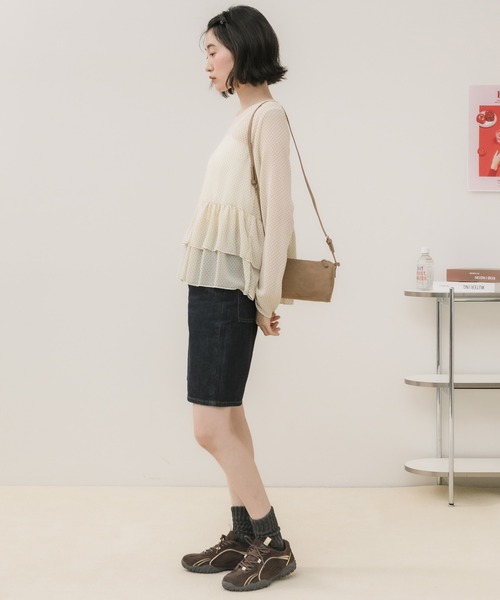 HEILIS(ヘイリス)の「ペプラムシアードットプルオーバー / シアートップス ドット 水玉 ブラウス カットソー トップス ペプラム フリル 韓国 春服 秋服 夏服 オフィスカジュアル 通勤 きれいめ ガーリー フレンチシック(シャツ/ブラウス・レディース・ブラック/アイボリー・FREE)」の19枚目の写真