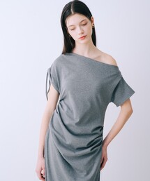 ワンショルカットソードレープワンピース　春服　フェミニン　きれいめ　オフショル　リボン
