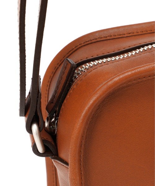 MHL.(エムエイチエル)の「SUPPLE LEATHER(ショルダーバッグ・レディース・ブラック/ブラウン系その他・FREE)」の7枚目の写真