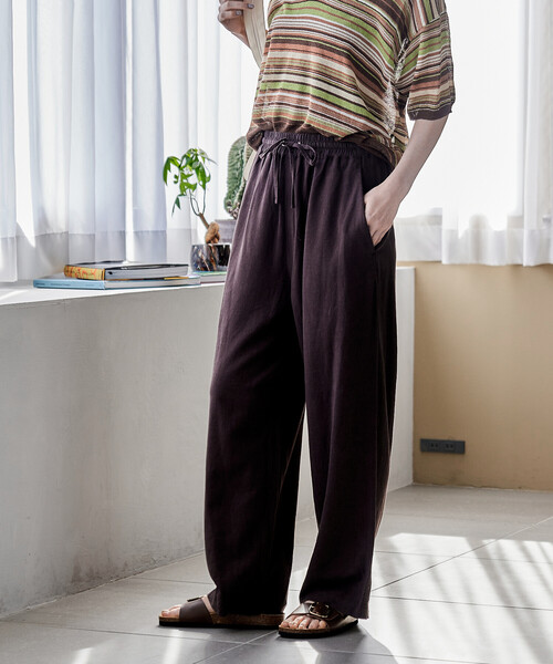 FREAK'S STORE（フリークスストア）の「＜低身長サイズあり＞リネンレーヨン イージーパンツ/コットンイージーパンツ（その他パンツ・レディース・オフホワイト/その他2/その他1/ネイビー/サックスブルー/ブルーグリーン/ブラック/レッド/ブラウン/ブルー・X-SMALL/ﾌﾘ-）」の4枚目の写真