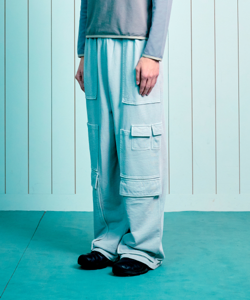 THECOLDESTMOMENT(ザコールデストモーメント)の「TCM pigment multi cargo sweat pants (light grey)(その他パンツ・レディース・その他・SMALL/MEDIUM/LARGE)」の1枚目の写真