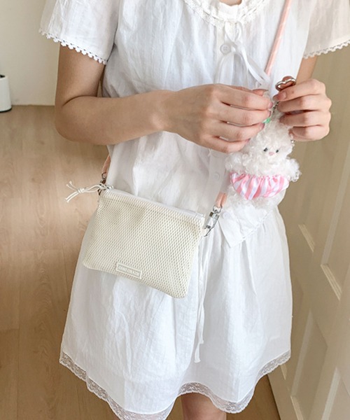ammy.(エイミードット)の「【 ammy. / エイミードット 】 ライト メッシュ サコッシュ/ショルダー バッグ(ショルダーバッグ・レディース・ブルー/グレー/スモークピンク/ブラック/ホワイト/イエロー・FREE)」の13枚目の写真