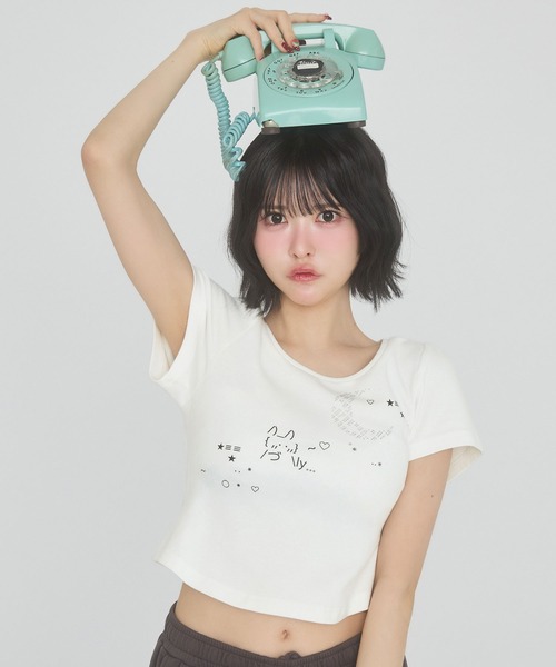 rumnel:(ルムネル)の「ラインストーンアート半袖チビTシャツ / rhinestone art cropped T-shirt(Tシャツ/カットソー・レディース・ブラック/ホワイト・FREE)」の1枚目の写真