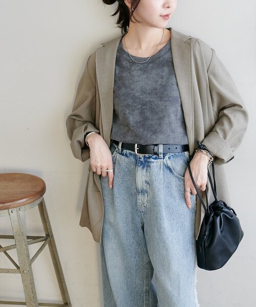 DISCOAT(ディスコート)の「【WEB限定】ピグメントコンパクトUネックTシャツ(Tシャツ/カットソー・レディース・チャコールグレー/モカ/ライトベージュ・MEDIUM)」の9枚目の写真