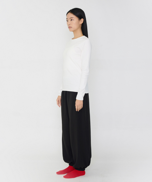 DEVIWEAR（デヴィウェア）の「女性 ヨガウェア DEVI-DO1002-ホワイト ピラティス [DO] ソフト ラウンドネック Tシャツ（Tシャツ/カットソー・レディース・ホワイト・SMALL/MEDIUM/LARGE）」の4枚目の写真