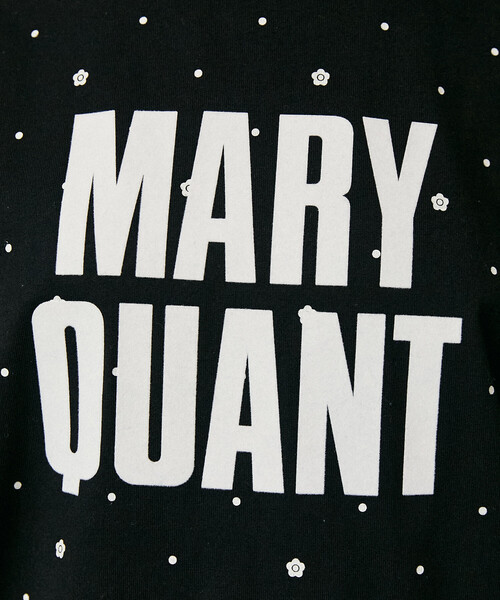 MARY QUANT(マリークワント)の「MARY QUANT × PUBLUX/マリークワント 総柄 プリント フロッキー ロゴ Tシャツ 限定展開(Tシャツ/カットソー・レディース・ブラック/オフホワイト・フリ-)」の9枚目の写真